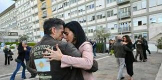 Papa Francesco, Daiana Guspero con i suoi ballerini al Gemelli per un tango di preghiera