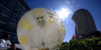 Papa Francesco, ancora “lievi miglioramenti” per il Pontefice: come sta