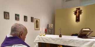 Il Papa ha concelebrato la Messa: diffusa la prima foto da quando è ricoverato Papa Francesco al Gemelli