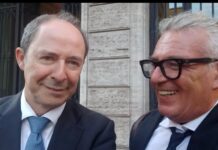 Sicurezza risparmiatori: Patrizio Miatello (Ezzelino III da Onara) deposita piano in 16 punti in Commissione Banche Patrizio Miatello (Ezzelino III da Onara) col senatore Pierantonio Zanettin, presidente Commissione monocamerale d'inchiesta sulle banche risparmiatori