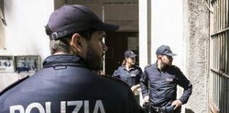 Spoleto, donna trovata morta in casa. Marito sul ponte minaccia il suicidio: “L’ho uccisa”