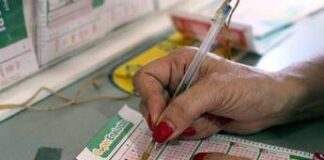 Superenalotto, numeri combinazione vincente oggi