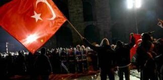Turchia, sindaco di Istanbul interrogato in tribunale. Proteste in piazza