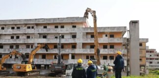 Al via la demolizione della Vela Gialla a Scampia, Manfredi “Giorno importante per Napoli”