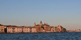 Venezia a rischio inondazioni estreme entro il 2150, l’allerta da uno studio INGV