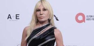 Versace, Donatella lascia direzione creativa: arriva Dario Vitale