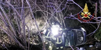 Chiampo, auto si ribalta in un dirupo: ferito un bambino chiampo auto