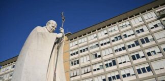 Notte tranquilla per Papa Francesco, Vaticano: “Si è svegliato alle 8” papa francesco