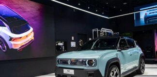 Via agli ordini della nuova Renault 4 E-Tech Electric