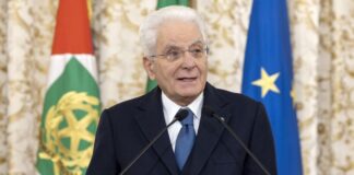 Mattarella “L’Ue si impegni per governare i movimenti migratori”