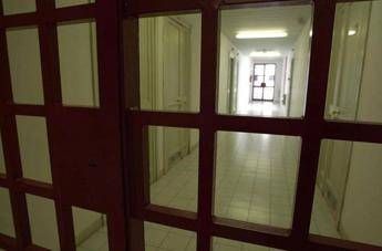 Accumula condanne per oltre 15 anni di carcere ma è sempre incinta: arrestata 31enne