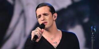 Achille Lauro, concerto a sorpresa a piazza di Spagna: “Roma, stanotte è per te”