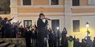 Achille Lauro infiamma Piazza di Spagna per l’anteprima del nuovo album