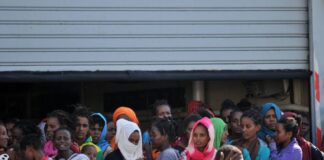 Diminuiscono le partenze dei migranti dalla Libia, ma aumentano i rifugiati nel paese