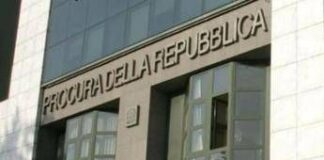 Armi alla Colombia, archiviate a Napoli accuse per D’Alema e Profumo