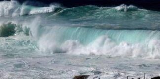 Australia, weekend di Pasqua tragico: almeno sei morti per onde anomale
