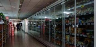 Blackout Spagna, boom ricerche online: quanto resiste cibo in frigo?