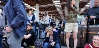 Blackout Spagna, i video del caos: semafori in tilt, treni fermi
