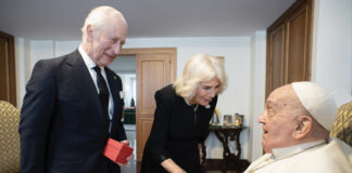 Papa Francesco incontra Re Carlo e Regina Camilla