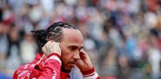 Ferrari, Hamilton furioso a Gedda: non saluta i fan e vola ai box – Video