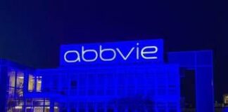 Giornata mondiale del Parkinson, AbbVie per ‘Spark the night’ si illumina di blu