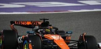 Gp Bahrain, pole Piastri con McLaren e Ferrari insegue: Leclerc terzo ma secondo dopo penalizzazione delle Freccwe