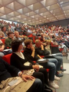 pubblico alla conferenza