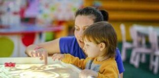 “L’autismo è un modo diverso di vedere il mondo”. La mostra a Villa Alba