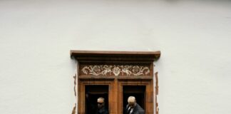 Emis Killa e Lazza insieme per il nuovo singolo “In auto alle 6:00”