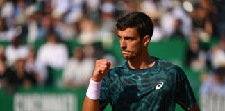 Magico Musetti a Montecarlo, rimonta Tsitsipas e vola in semifinale