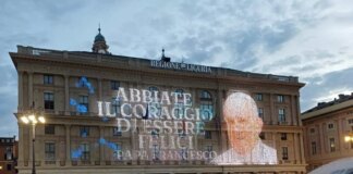 Il maxischermo della Regione Liguria per Papa Francesco, Bucci “Ha lasciato un’impronta nella storia”