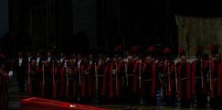 Morte Papa Francesco, dalle catacombe ai riti barocchi: il funerale pontificio nei secoli