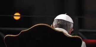 Papa Francesco e la causa della morte, ecco perché la polmonite c’entra con l’ictus