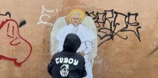 Papa, lo street artist TvBoy omaggia Bergoglio con ‘San Francesco’