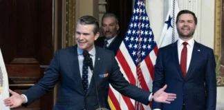 Usa, Trump difende il Segretario della Difesa Hegseth nonostante un nuovo “scandalo chat”