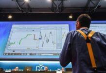 Piazza Affari chiude in rosso, crollano le borse asiatiche con Seoul