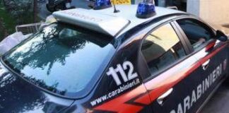 Roma, furgone tampona auto a Segni: morta 63enne