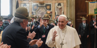 Papa Francesco e l’affettuosa vicinanza al mondo degli alpini Papa Francesco incontra gli Alpini