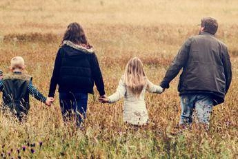 Torna ‘genitori’ su carta identità, via padre e madre: la sentenza della Cassazione