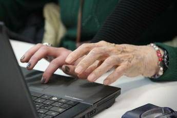 Truffa dello Spid, occhio al finto sms dell’Inps che ruba l’ identità digitale