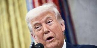 Trump fa gli auguri di Pasqua e attacca ancora Biden: “Presidente peggiore”