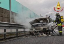 Brucia furgone sull’A4, tra Grisignano e la diramazione dell’A31: paura e traffico rallentato, nessun ferito furgone in fiamme in A4