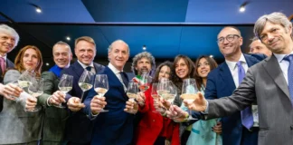 Vinitaly 2025, le notizie di oggi e Zaia lo inaugura: “Difendiamo il vino veneto con genio e concretezza” Zaia inaugura Vinitaly 2025