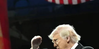 Trump senza freni: “Paesi mi baciano il sedere per accordo su dazi” dazi