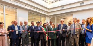 Le grandi banche “razionalizzano” e chiudono, BCC Veneta apre: taglio del nastro a Rosà per la nuova filiale  Bcc Veneta taglio del nastro a rosà