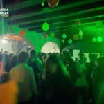 Treviso, Guardia di Finanza interrompe festa abusiva con 220 giovani sul Montello Festa abusiva Montello Treviso