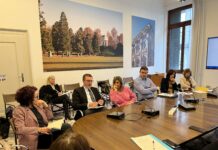 Vicenza, riunito il tavolo del centro storico, chiesto dai commercianti per studiare strategie per attrarre cittadini e turisti Tavolo del centro storico riunito a vicenza