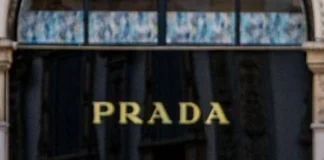 Prada acquisisce Versace per 1,38 miliardi: rivoluzione nel lusso italiano prada versace