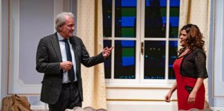 Al Teatro Toniolo ‘Plaza Suite’ con Caprioglio e Tedeschi