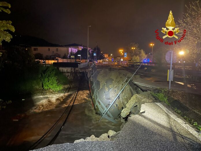 voragine apertasi in via Terragli, a Valdagno trascinati torrente agno valdagno